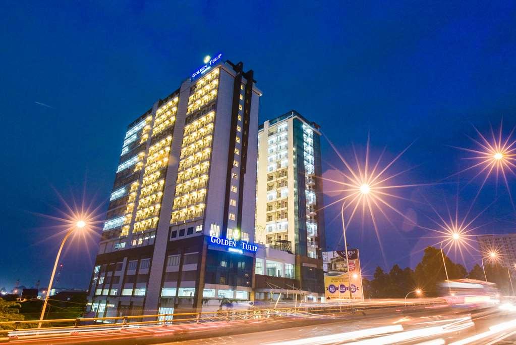 Golden Tulip Essential Tangerang Hotel Exterior photo