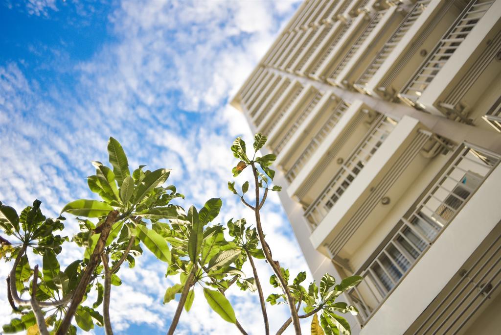 Golden Tulip Essential Tangerang Hotel Exterior photo